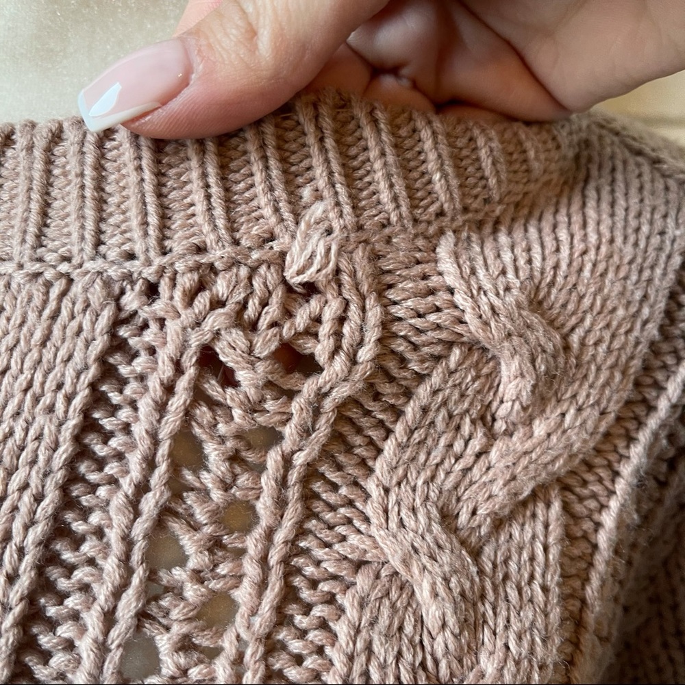H&M Sweater - Picture 3 of 8